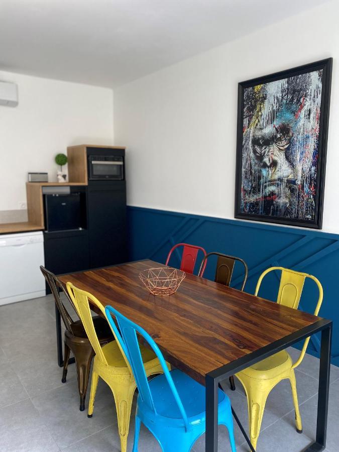 Apartament Logis Dans Ancien Relais De Poste Saint Julien Les Rosiers Zewnętrze zdjęcie