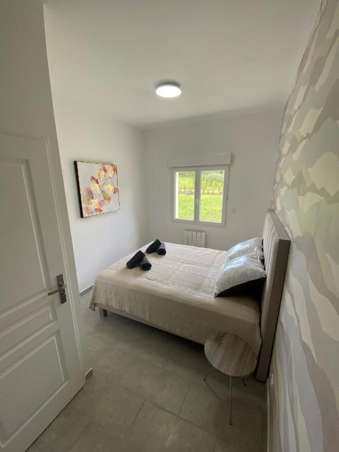 Apartament Logis Dans Ancien Relais De Poste Saint Julien Les Rosiers Zewnętrze zdjęcie