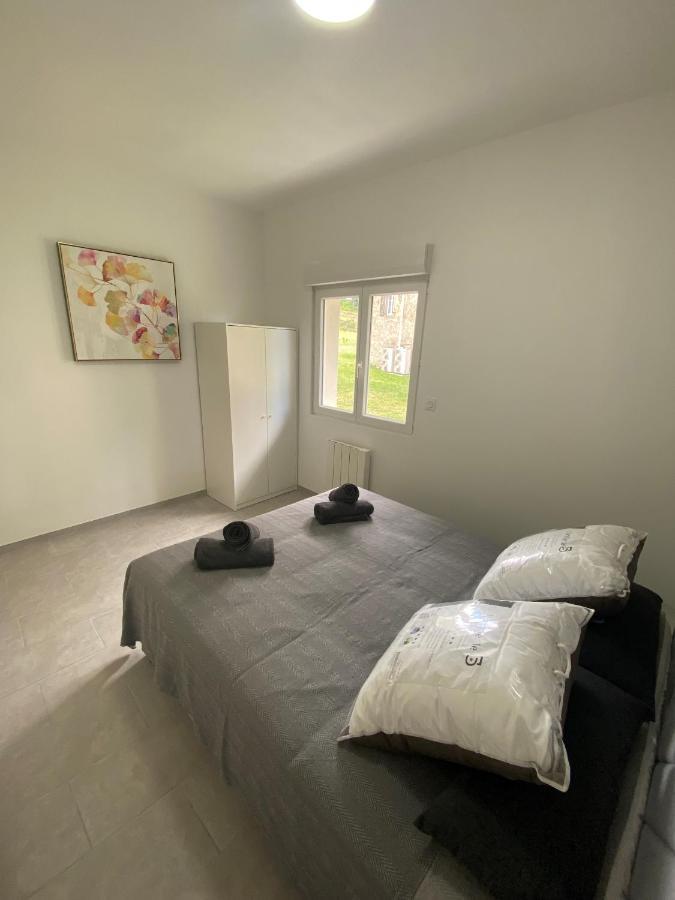 Apartament Logis Dans Ancien Relais De Poste Saint Julien Les Rosiers Zewnętrze zdjęcie