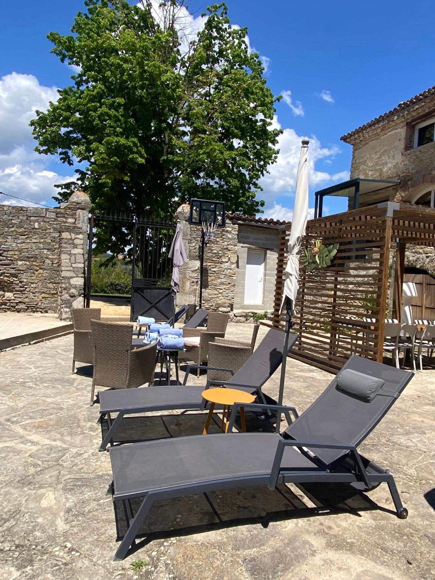 Apartament Logis Dans Ancien Relais De Poste Saint Julien Les Rosiers Zewnętrze zdjęcie