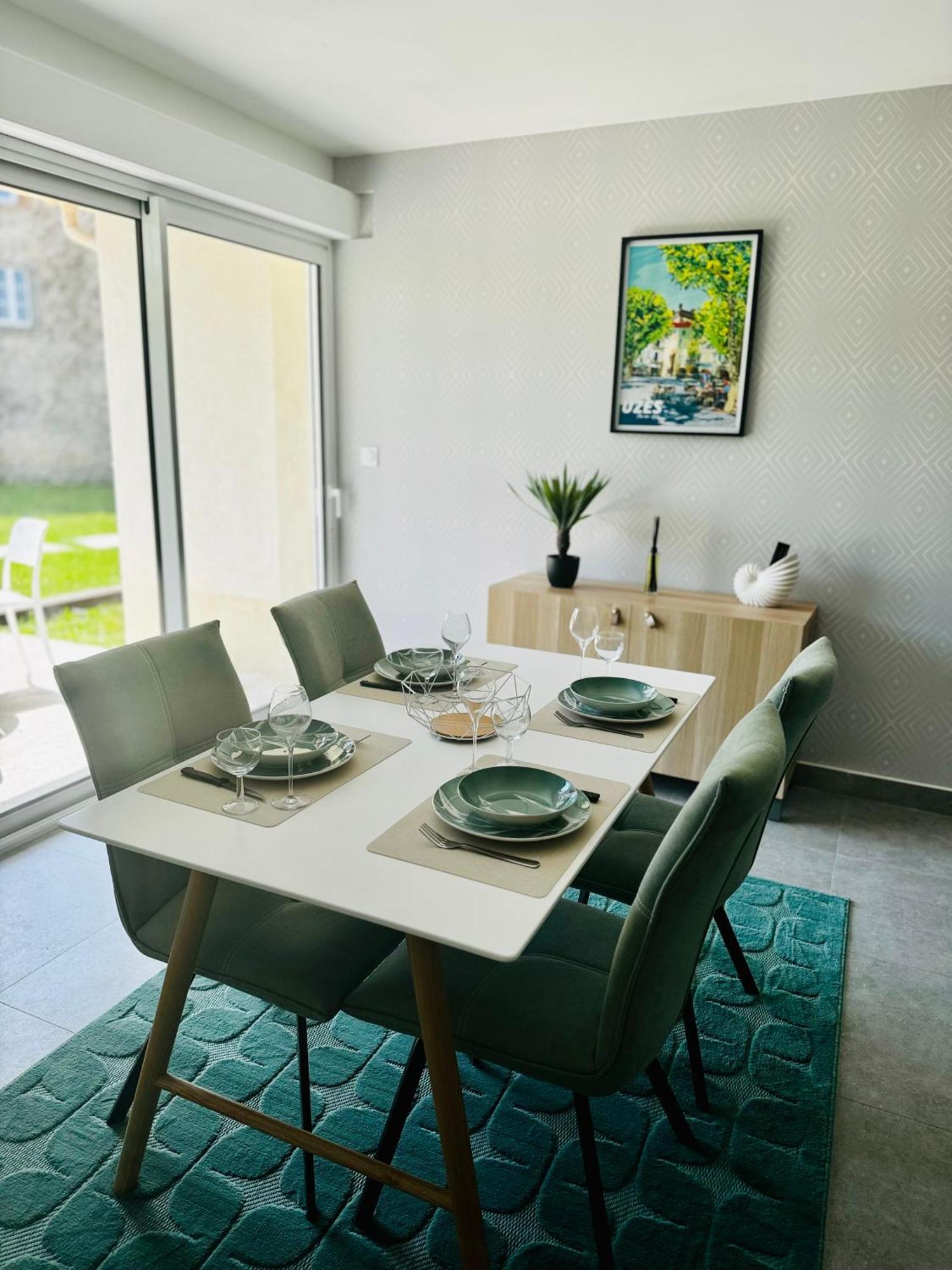 Apartament Logis Dans Ancien Relais De Poste Saint Julien Les Rosiers Zewnętrze zdjęcie